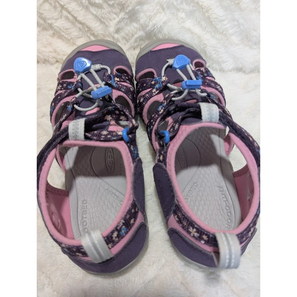S6 KEEN Kids' Seacamp II CNX‎ Water Sandals Size 5 Color purple and pink New